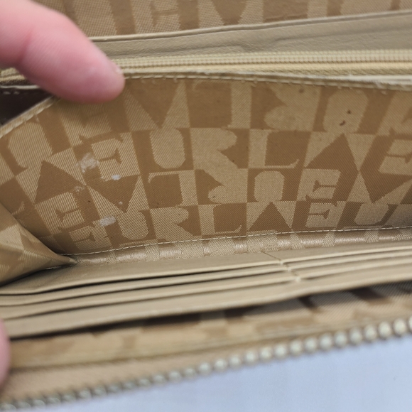 Furla zip around wallet - Picture 7 of 11